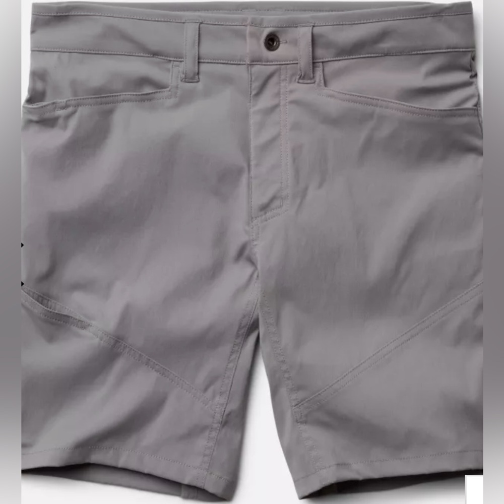 MEN'S HARDWEAR APT ACTIVE SHORT MAKE ME AN OFFER!!!!